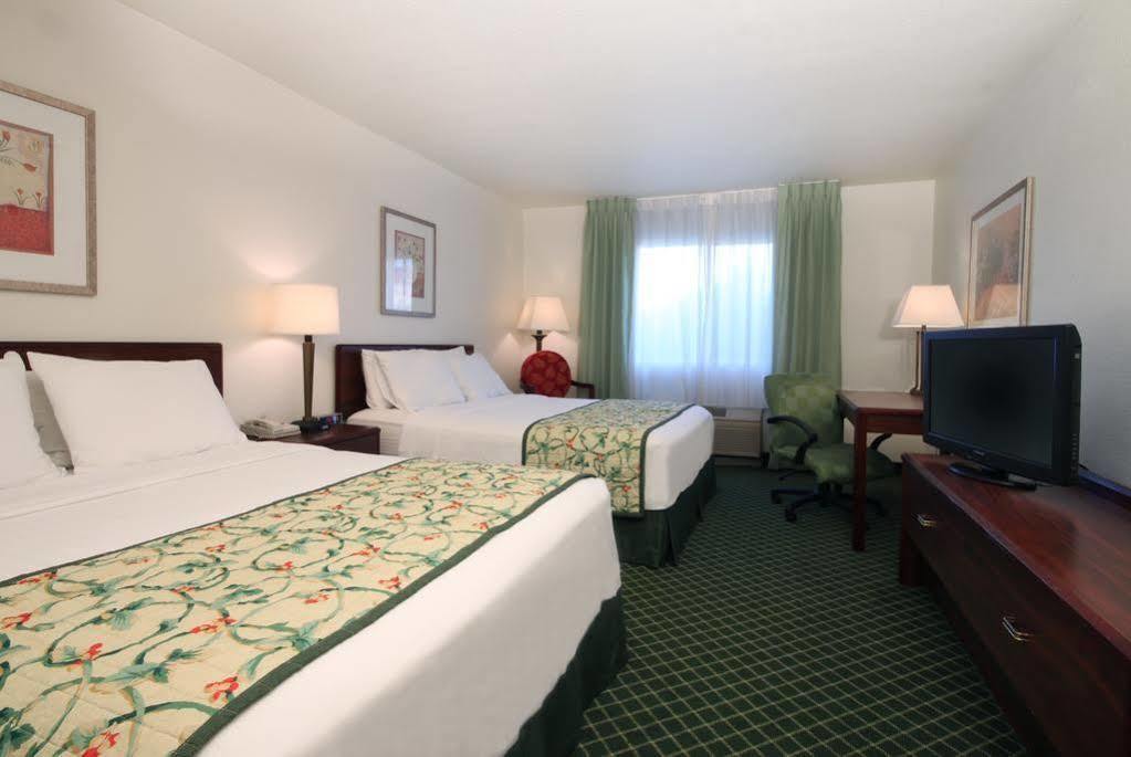 Fairfield Inn ואקאוויל מראה חיצוני תמונה